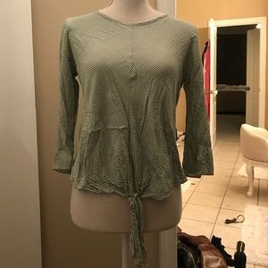 NWOT Boutique Toe Front Top.